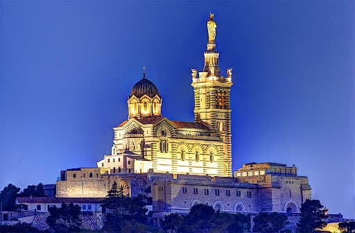 basilique notre dame de la garde statue