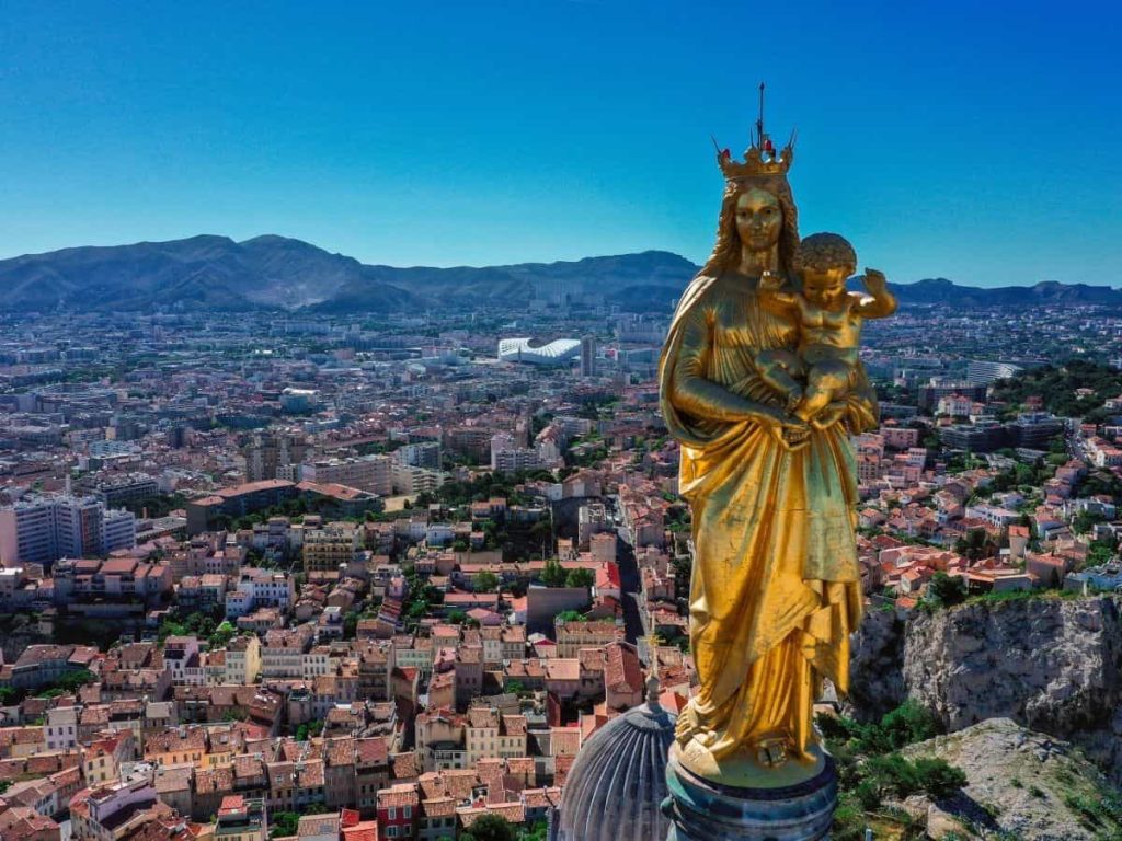 statue de notre dame de la garde Marseille